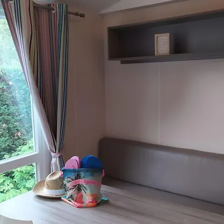 Mobil-home Avec Terrasse Pour 4 Personnes - Api-1-52-731 Camping