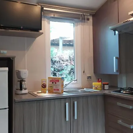 Camping Mobil-home Avec Terrasse Pour 4 Personnes - Api-1-52-731 *